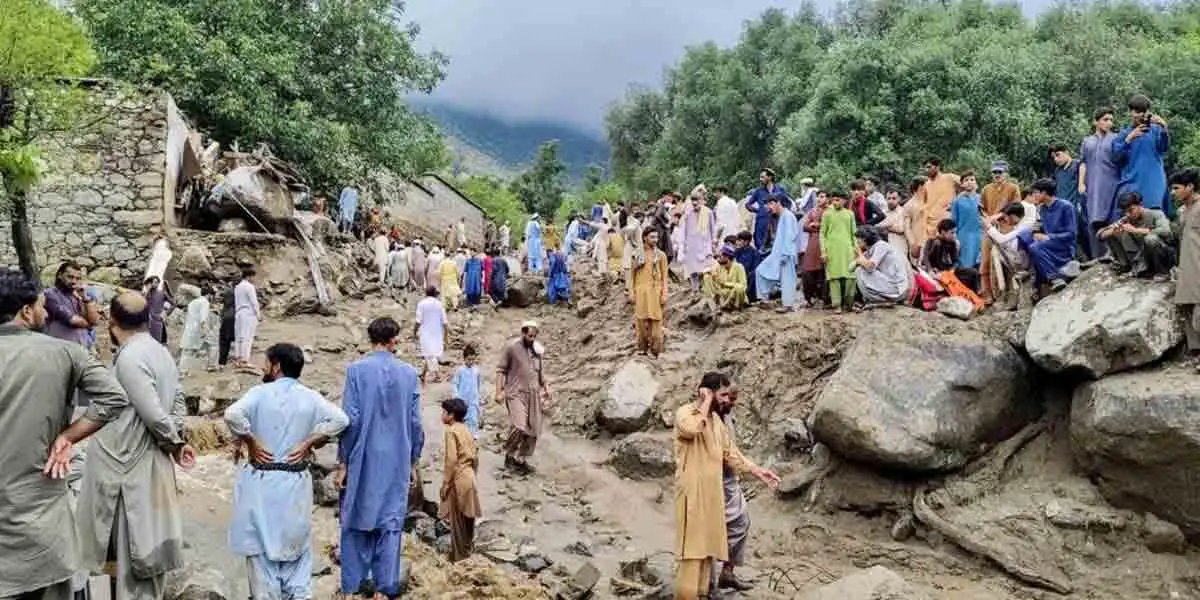  পাকিস্তান  সৃষ্ট বন্যায় ও ভূমিধসে গত ২৪ ঘণ্টায় অন্তত ১৯৪ জনের মৃত্যু 
