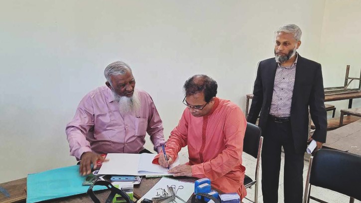 বিনামূল্যে চিকিৎসা সেবা পেলেন আদ্র ইউনিয়নের সহস্রাধিক মানুষ 