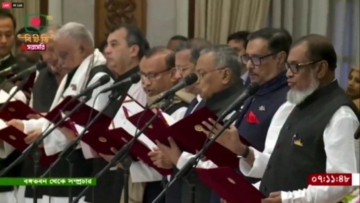 কে কোন মন্ত্রণালয়ে