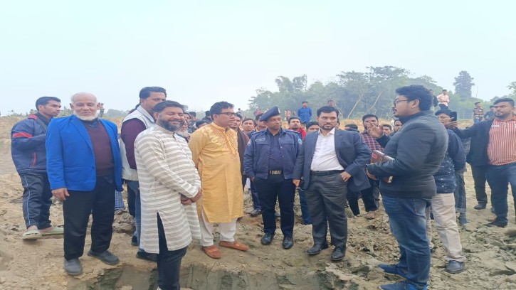 গোমতীর বালু উত্তোলন ও মাটি কাটা বন্ধ করার ঘোষণা এমপি কালামের 