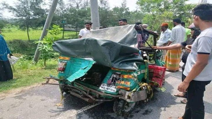 লাকসামে বাসের ধাক্কায় সিএনজি অটোরিকশার চার আরোহী আহত