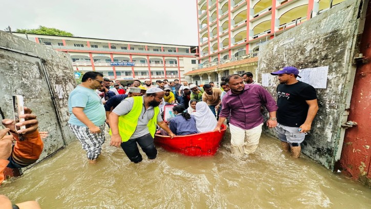 কুমিল্লায় জলাবদ্ধতায়, প্রধানমন্ত্রীর ফোনকলে পরিবর্তন করা হয়েছে এইচএসসি পরীক্ষার কেন্দ্র 