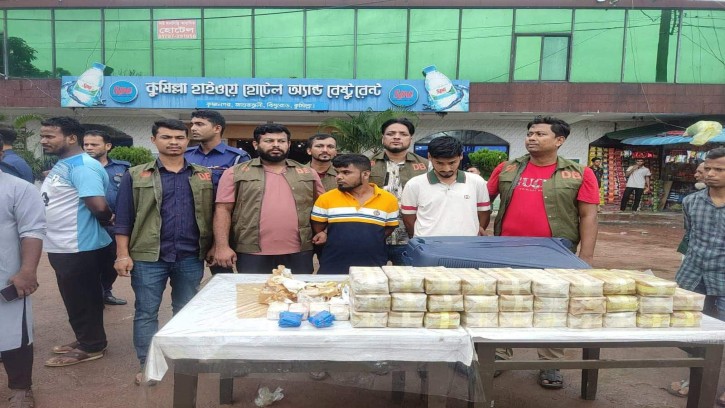 কুমিল্লায় প্রাডো গাড়িতে ৩ লাখ পিস ইয়াবা, আটক ২