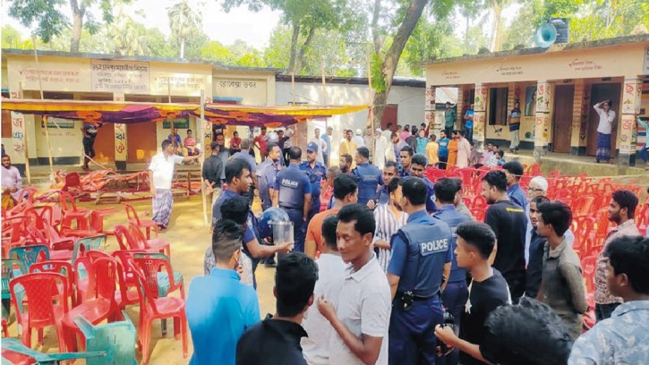 দেবীদ্বারে একই স্থানে যুবলীগ ও ছাত্রলীগের সমাবেশ, প্রশাসনেরর ১৪৪ ধারা জারী