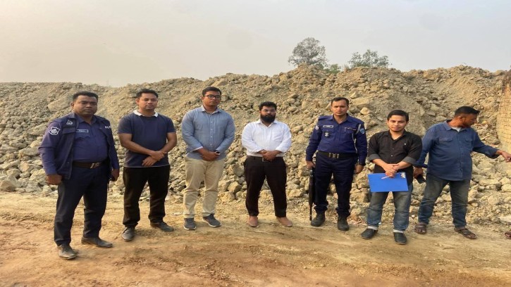 চৌদ্দগ্রামে টপ সয়েল কাটায় ৫ ইটভাটার ২৫ লাখ টাকা জরিমানা