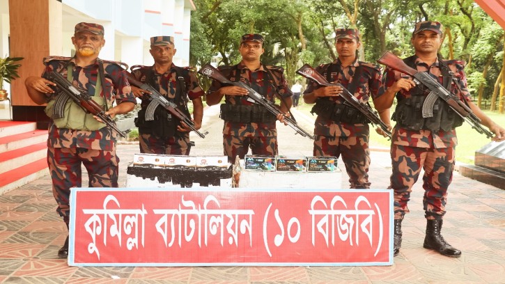 কুমিল্লা জেলার সীমান্ত এলাকা হতে  ৮৬  লক্ষ   টাকা মূল্যের অবৈধ ভারতীয় বিভিন্ন প্রকার মোবাইল ডিসপ্লে জব্দ