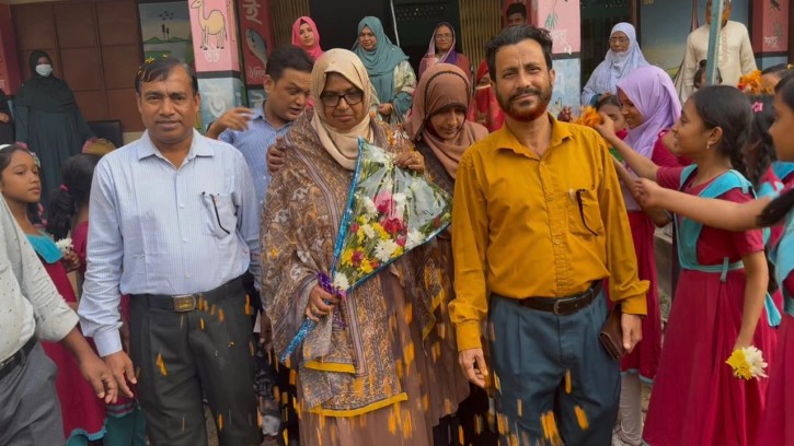 চৌদ্দগ্রামে সহকারী শিক্ষিকা সাজেদা আকতারের বিদায় সংবর্ধনা অনুষ্ঠিত