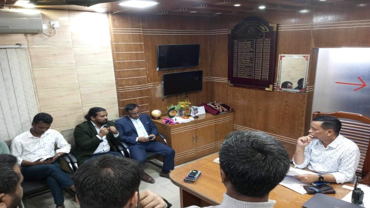 কুমিল্লা বিশ্ববিদ্যালয়ে শিক্ষকদের হেনস্তা।।থানায় জিডি 