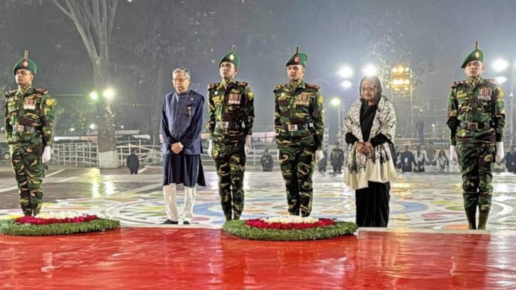 ভাষা শহীদদের  রাষ্ট্রপতি ও প্রধানমন্ত্রীর বিনম্র শ্রদ্ধা