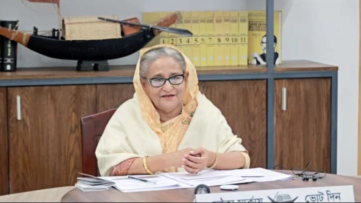 কুমিল্লা টাউনহল মাঠে প্রধানমন্ত্রীর ভার্চুয়াল জনসভা চলছে