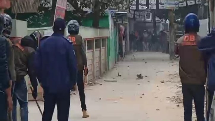 কুমিল্লা নগরীর একই সময়ে চার স্থানে ককটেল বিস্ফোরণ