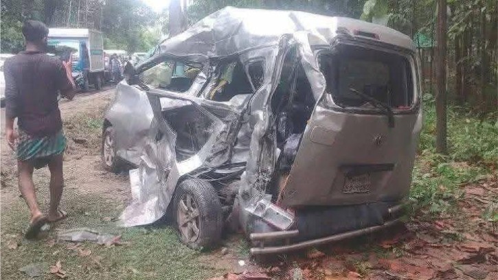সড়ক দুর্ঘটনায় চৌদ্দগ্রামের একই পরিবারের তিনজনসহ নিহত ৫
