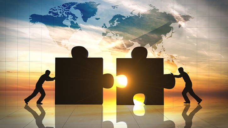 “বাহ্যিক জৌলুস নয়, অন্তরের সততাই সত্য পরিচয়”