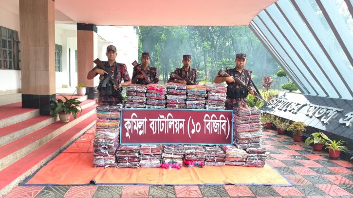 চৌদ্দগ্রাম সীমান্তে বিজিবির অভিযানে প্রায় ৩৪ লাখ টাকার ভারতীয় শাড়ি জব্দ