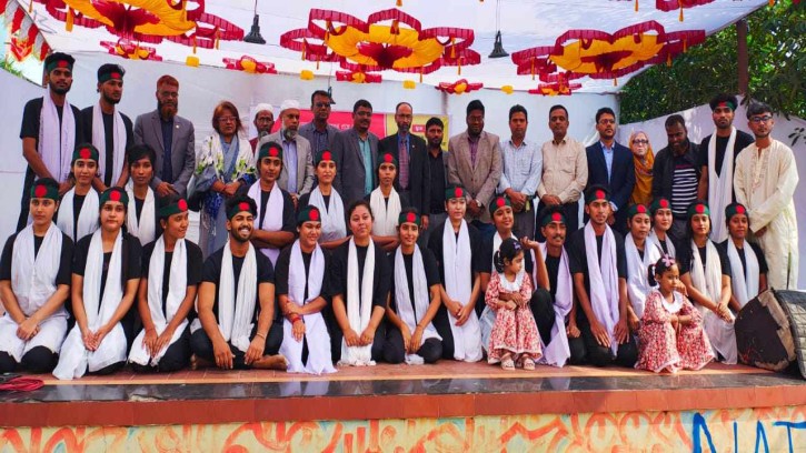 ভিক্টোরিয়ায় জুলাই স্মৃতিচারণ অনুষ্ঠানে বক্তfরা-  যেদিক থেকেই গুলি আসতো ছাত্ররা সামনেই এগিয়ে যেতো