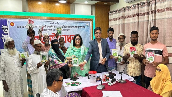 দেবীদ্বারে উচ্চ মূল্যের ফসল চাষে কৃষকদের উদ্বুদ্ধ করতে ব্যতিক্রমী আয়োজন