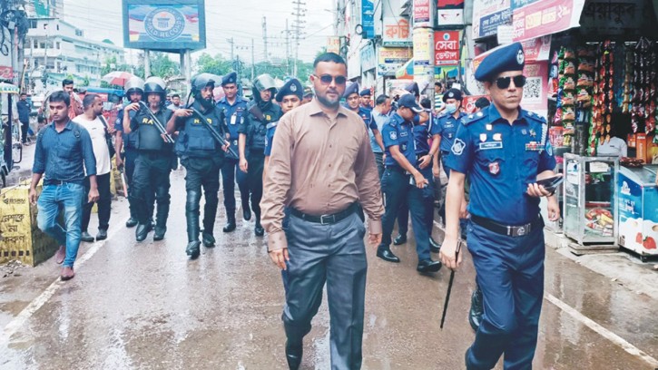 কুমিল্লার সার্বিক পরিস্থিতি নিয়ে যা বললেন জেলা প্রশাসক ও পুলিশ সুপার