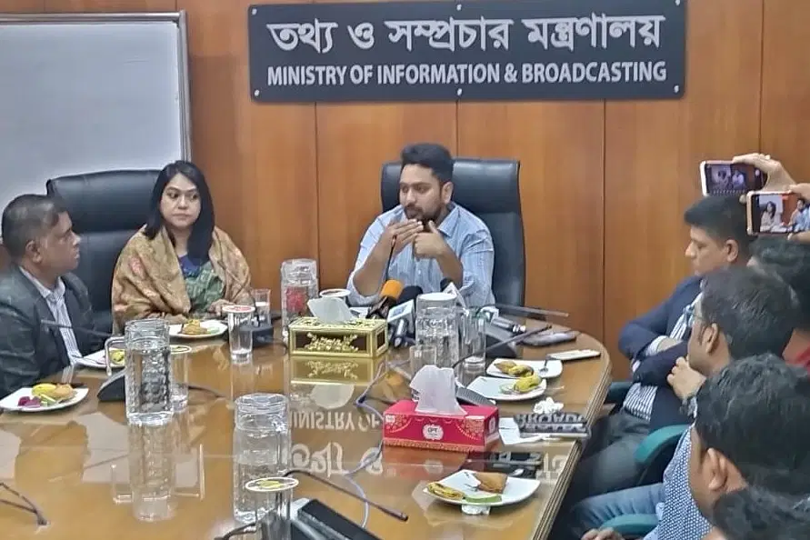 পত্রিকা অফিসে ভাঙচুরের বিষয়ে উপদেষ্টা নাহিদের হুঁশিয়ারি