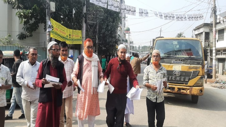 কুমিল্লায় ভোট বর্জনের লিফলেট বিতরণের সময় শ্রমিক দলের দুই নেতা আটক