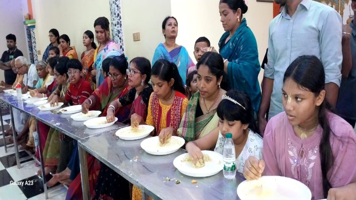 কুমিল্লায় রাধাষ্টমী মহোৎসবে হাজারো ভক্ত-শ্রোতার মিলনমেলা