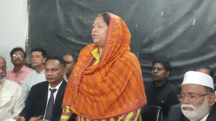 সীমা বললেন- এক লাখ টাকা এমপি বাহারের কাছে এক টাকার সমান